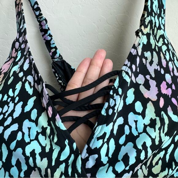 Torrid Wireless XO Triangle Bikini Top Leopard NWT 6 - Picture 4 of 9